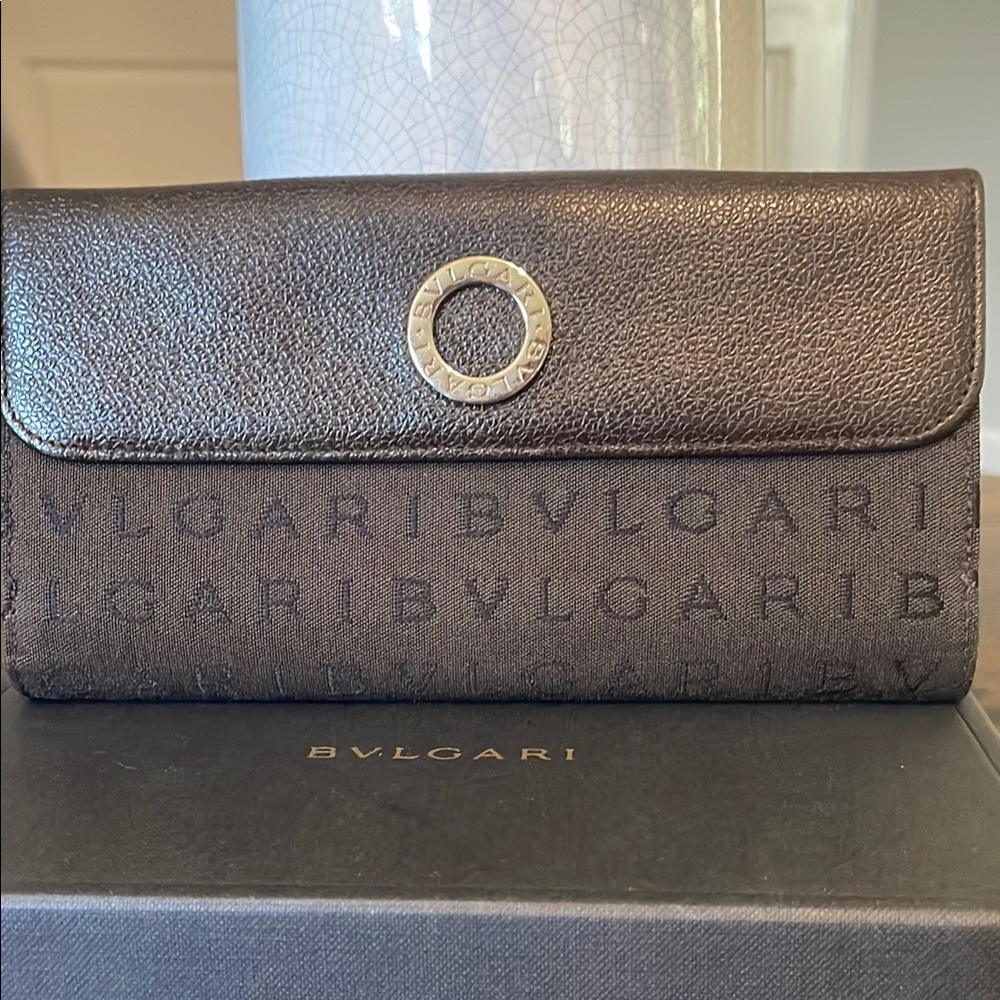 🎁 EUC Bulgari Black Trifold Learhet and Canvas Wallet- Full Inclusion